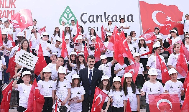 Çankaya Belediyesi, 23 Nisan Ulusal Egemenlik ve Çocuk Bayramı’nı birbirinden renkli etkinliklerle, ilçenin dört bir yanında coşkuyla kutladı