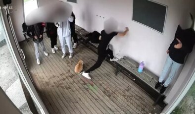 Çanakkale’de Belediye Malına Zarar Veren Gençlere Hapis Cezası