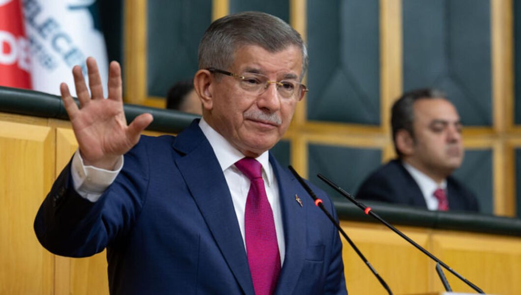 Ahmet Davutoğlu’ndan grubu bulunmayan partilere çağrı