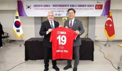 Gimhae’de Hitit Sergisi Açılışı ve Çorum FK Forması Hediye Töreni
