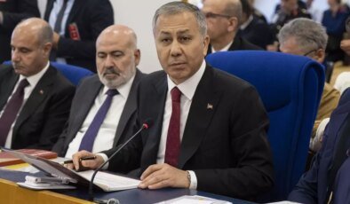 Bakan Yerlikaya: 32 hanımefendi ikazımıza uymadan kapıya adam gelince açmış, içeride vurulmuş