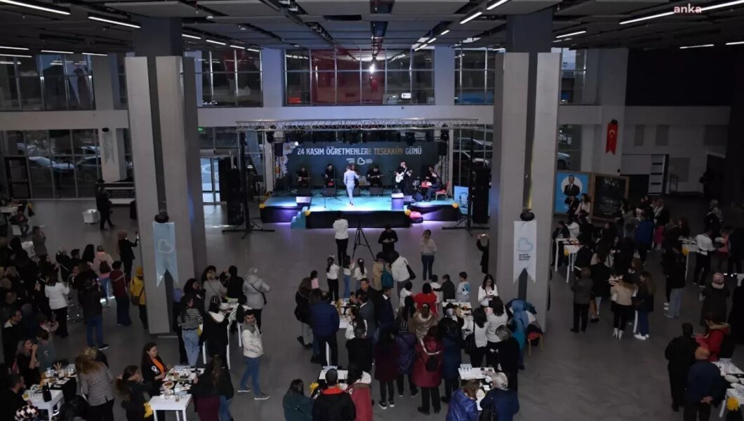 Balıkesir’de Öğretmenler Günü Coşkuyla Kutlandı