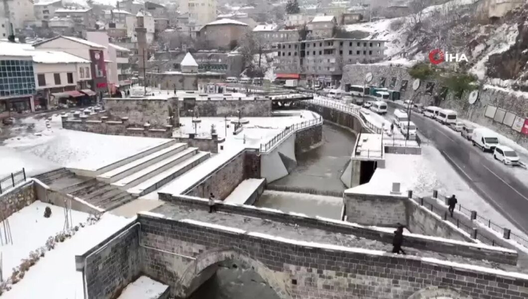 Bitlis’te Kış Manzaraları: Tarihi Güzellikler Beyaz Gelinlik Giydi