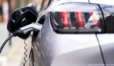 Fransa ve Almanya’da Elektrikli Araç Cezaları Gözden Geçiriliyor