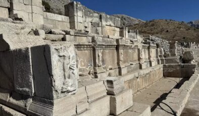 Hadrianus Çeşmesi’nin Restorasyonu Başladı