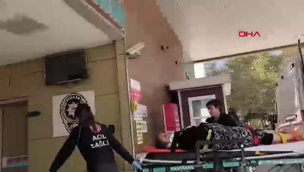 İnegöl’de Cam Silen Kadın Düşerek Ağır Yaralandı