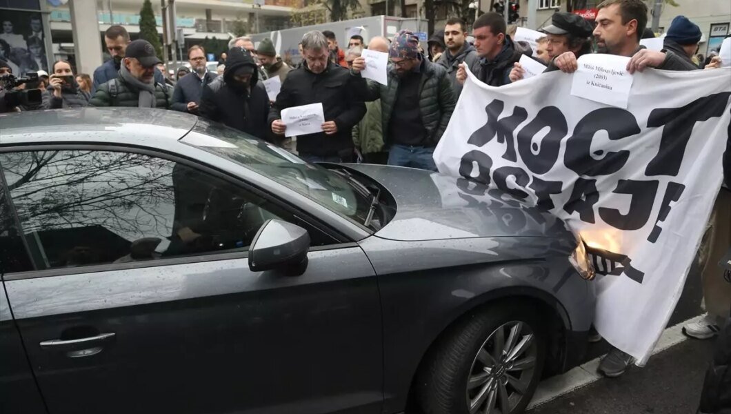 Novi Sad’da Trafik 15 Dakika Durduruldu