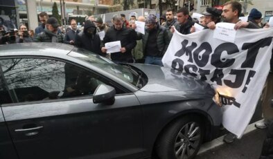 Novi Sad’da Trafik 15 Dakika Durduruldu