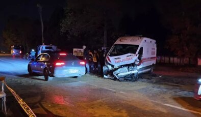 Sakarya’da ambulansın karıştığı zincirleme kazada 1 kişi öldü 3 sağlık personeli yaralandı