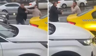 İki boksör trafikte kavgaya tutuştu, ortaya garip görüntüler çıktı