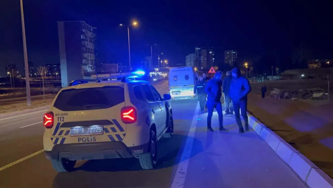 Kayseri’de Kamyonet Yayaya Çarptı: Bir Kişi Ağır Yaralandı