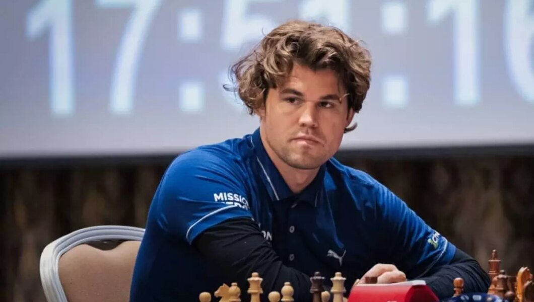 Magnus Carlsen, Kot Pantolon İle Turnuvaya Geri Dönüyor