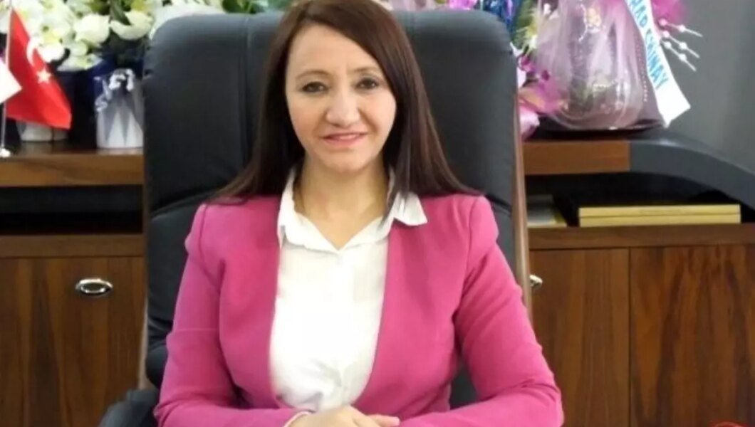Pazaryeri Belediye Başkanı Zekiye Tekin, Yılın Girişimci Belediye Başkanı Ödülünü Aldı