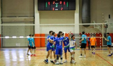 SUBÜ Voleybol Takımları Şampiyon oldu