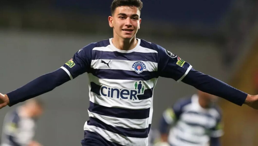 Süper Lig’in 18 yaşındaki genç yıldızı Premier Lig’e gidiyor
