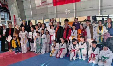 Talas Belediyesi Sporcu Fabrikası’nda Tekvando Kuşak Terfi Töreni Düzenlendi