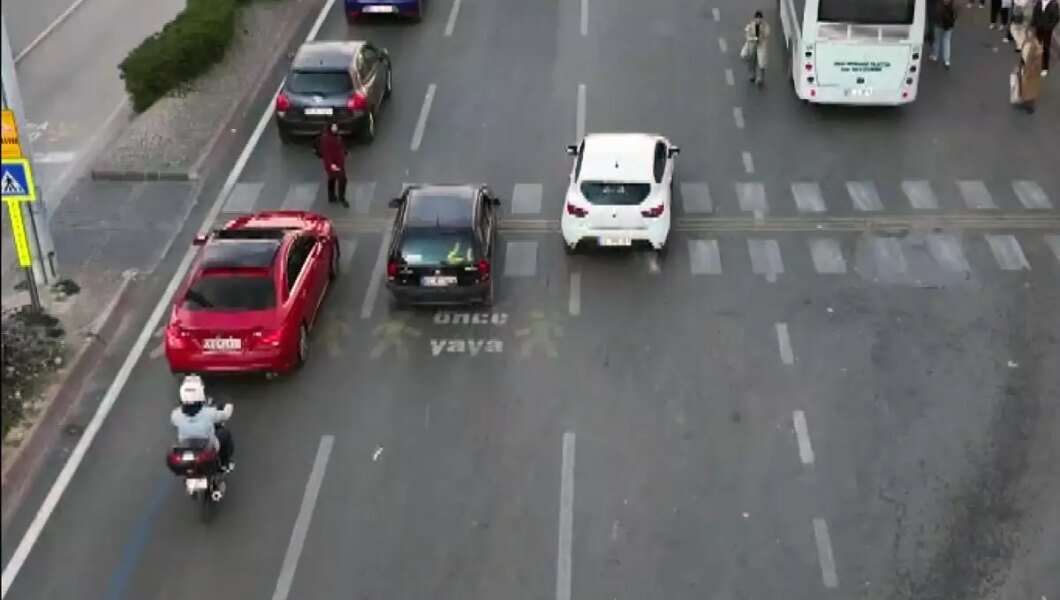 Adana’da Dron Destekli Uygulama: Yayalara Yol Vermeyen 21 Sürücüye Ceza