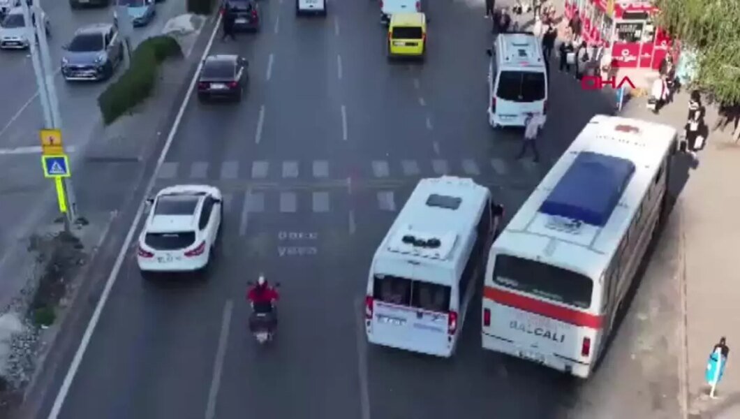 Adana’da Dron İle Yaya Geçidi Denetimi: 21 Sürücüye Ceza