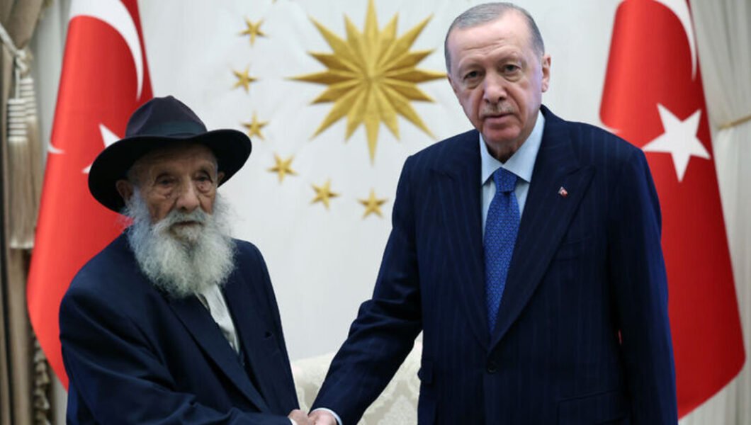 Cumhurbaşkanı Erdoğan, Ahmet Uğurlu’yu kabul etti