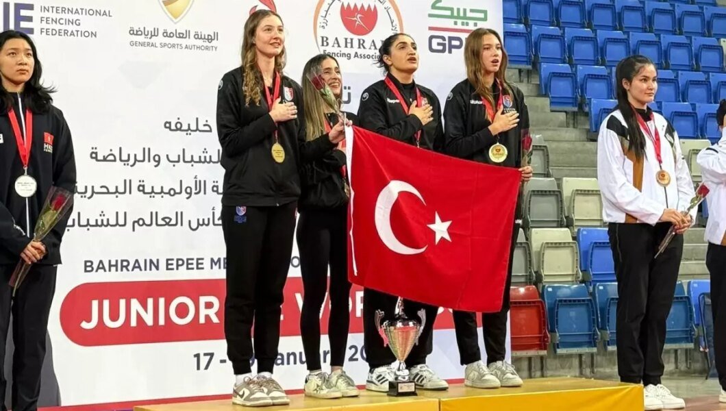 Genç Kadın Epe Takımı Altın Madalya Kazandı