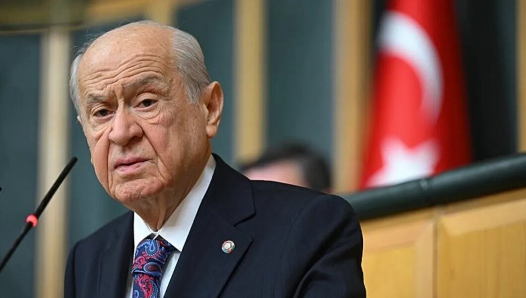 Hem siyasi hem hukuki darboğazda ve telaşlı