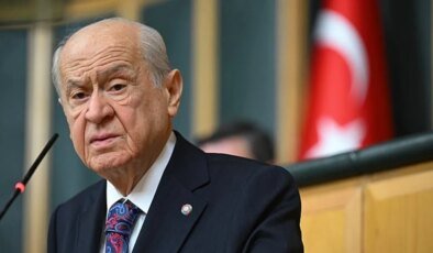 Hem siyasi hem hukuki darboğazda ve telaşlı
