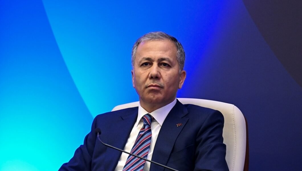 İçişleri Bakanı Yerlikaya: Okullar tatil olunca Suriyelilerin dönüşü artacak