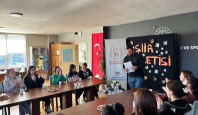 Şiir Dinletisi Salıpazarı’nda