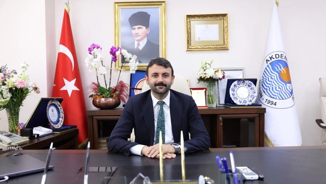 SON DAKİKA | Mersin’de Akdeniz İlçe Belediye Başkanı Hoşyar Sarıyıldız görevden uzaklaştırıldı