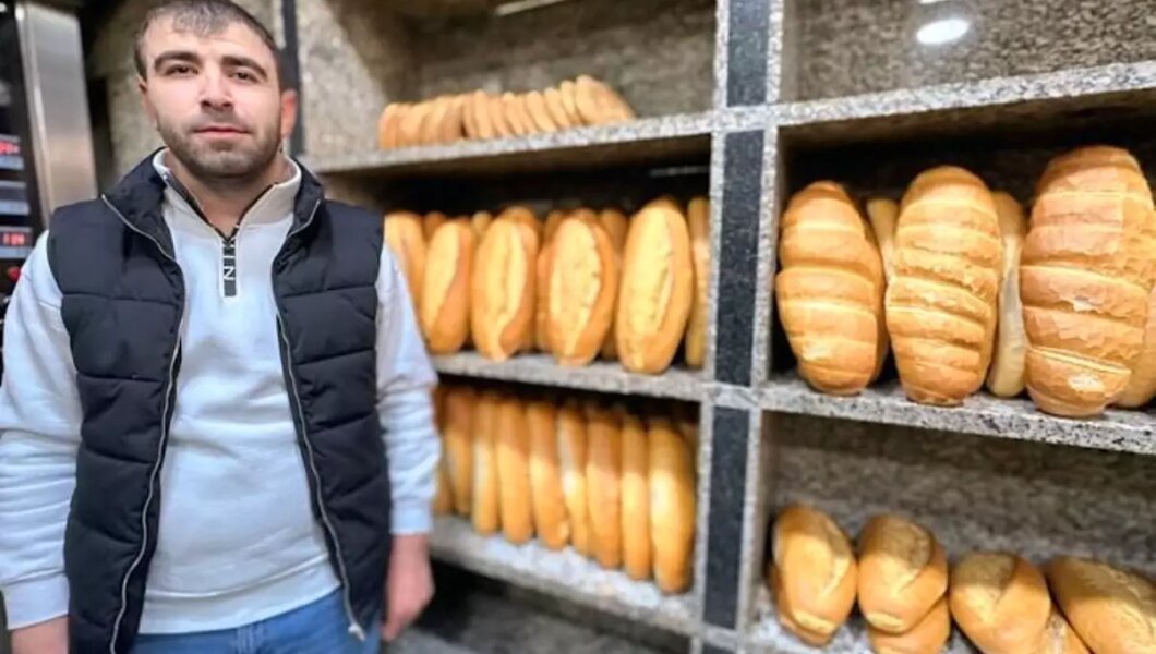 Yüksekova’da Ücretsiz Ekmek Dağıtımı