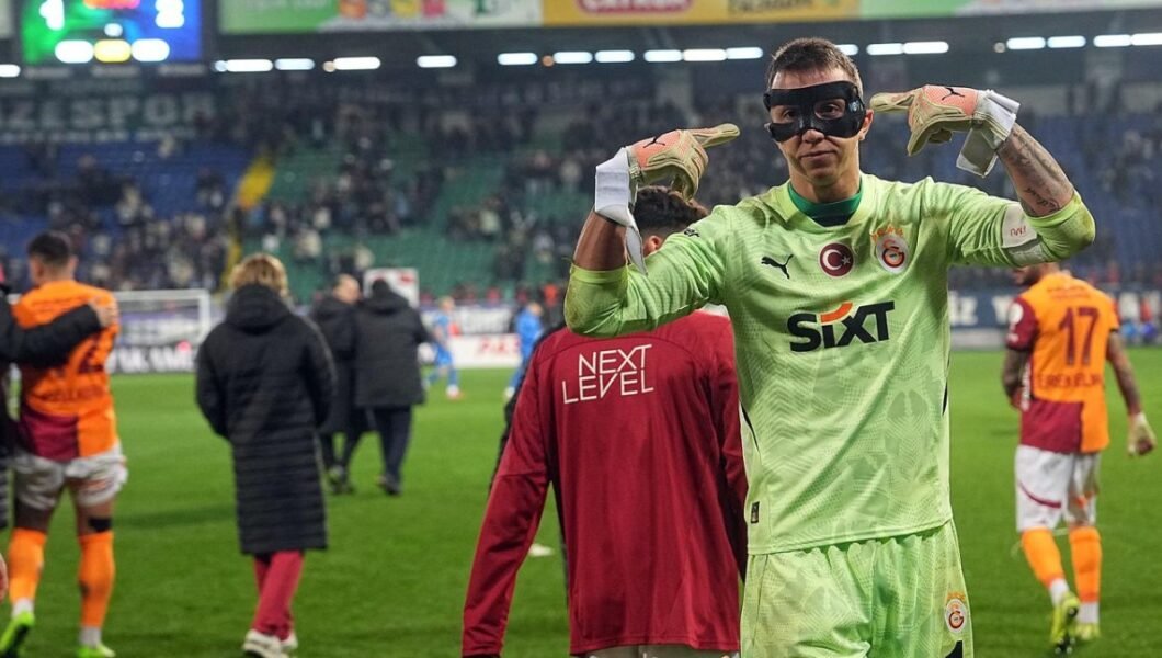 Fernando Muslera, Victor Osimhen’in maskesini taktı