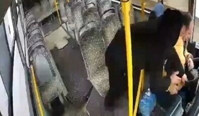 Kocaeli’de sürücü fenalaştı, otobüsü yolcu durdurdu