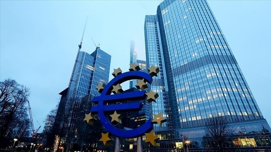 ECB üç temel politika faizini 25 baz puan düşürdü