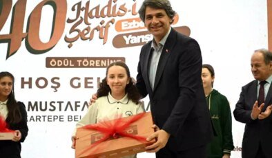 Kartepe’de Hadis Ezberleme Yarışmasında Dereceye Giren Öğrencilere Ödülleri Verildi