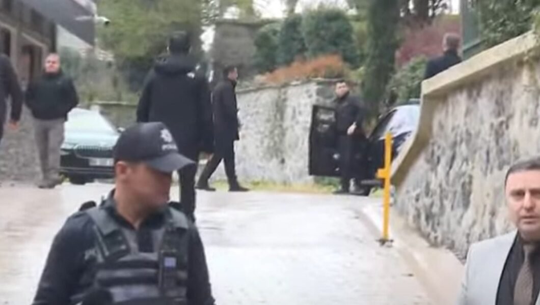 Mansur Yavaş’tan Dilek İmamoğlu’na ziyaret