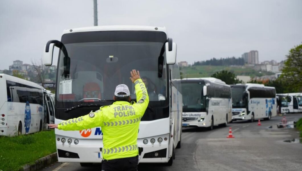 Bayram dönüşü yolcu otobüslerinde kemer denetimi