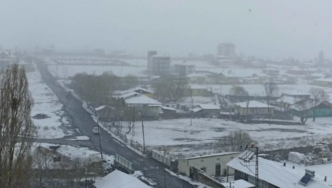 Doğu’da kar ve tipi, hayatı olumsuz yönde etkiledi