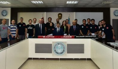 Rektör Prof. Dr. Yücel Oğurlu’dan TEKNOFEST finalistlerine teşekkür